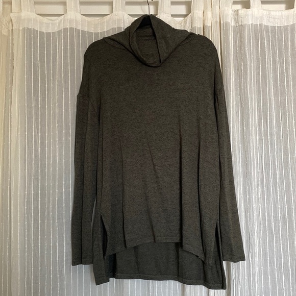 Joe Fresh Green Sweater, Size L - Picture 1 of 6
